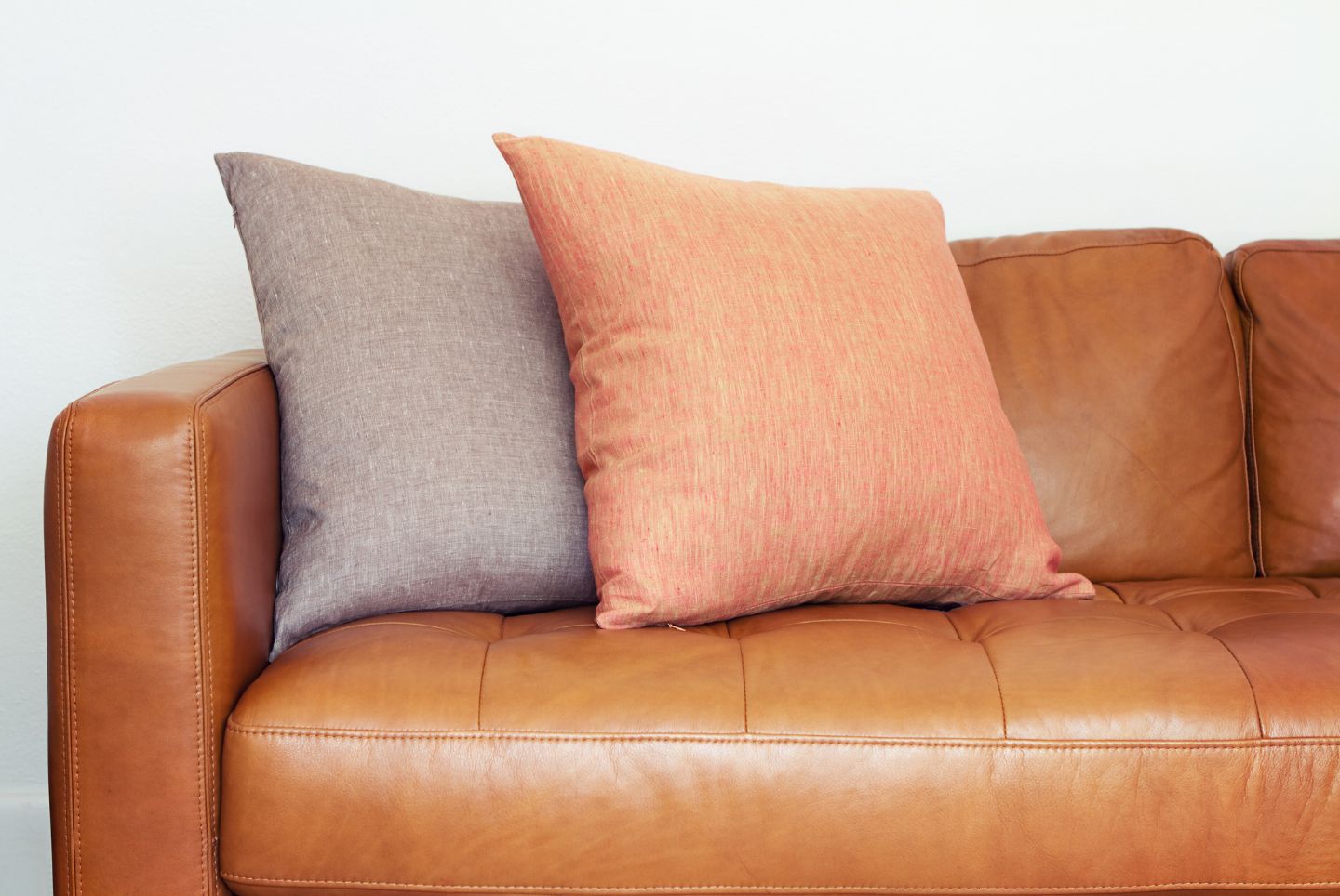 Husmorstips för att smörja din skinnsoffa – Ge din soffa nytt liv!
