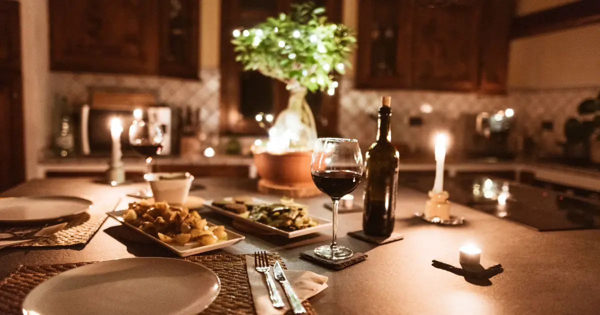 Planera en lyckad middagsbjudning – Steg för steg-guide